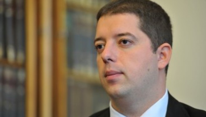 Gjuriq: Çollaku nuk e din atë që e dijnë edhe baritë e Kosovës