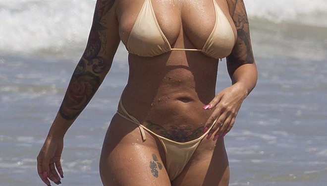 Amber Rose më e nxehtë se kurrë! (Foto)