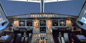 Kapiteni i aeroplanit i thërriste pilotit: Hape derën, për hir të Zotit!