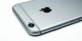 “Apple” paralajmëron tre “iPhone” këtë vit?
