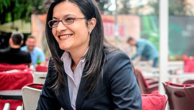 Valdete Bajrami godet Isa Mustafën: Si u bëre me ata që e kapën shtetin?
