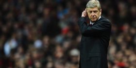 Wenger vonohet katër orë në konferencën për media, kjo është arsyeja