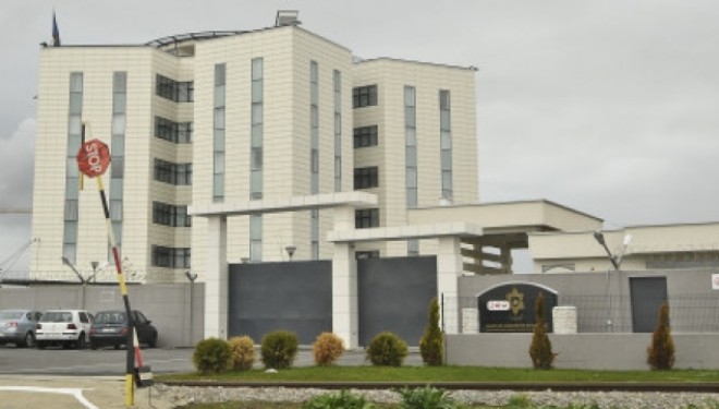 Selimaj shkarkon tre drejtorë të AKI-së