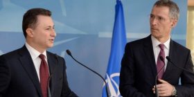 Gazetarja maqedonase ‘bombardon’ Gruevskin para Sekretarit Gjeneral të NATO-s
