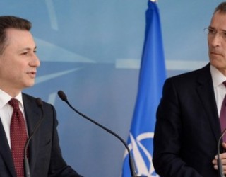 Gazetarja maqedonase ‘bombardon’ Gruevskin para Sekretarit Gjeneral të NATO-s