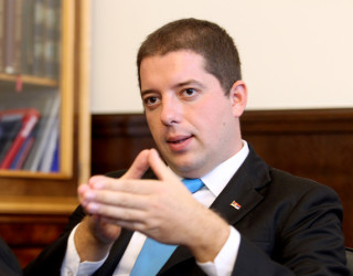 Qeveria konstruktive me Djuric, e lejon të hyjë në Kosovë