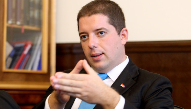 Qeveria konstruktive me Djuric, e lejon të hyjë në Kosovë