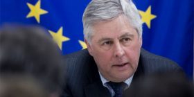 Feith: I gatshëm të ndihmoj në zgjidhjen e krizës