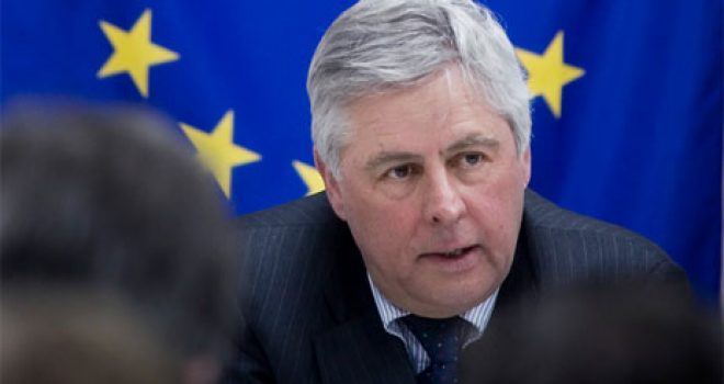 Feith: I gatshëm të ndihmoj në zgjidhjen e krizës