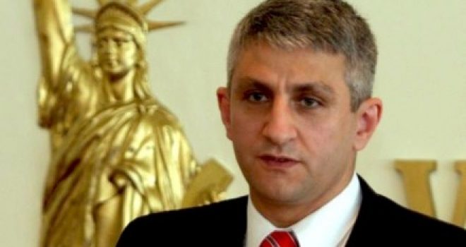 Uk Lushi: “Azem Vllasi është humbës në histori”