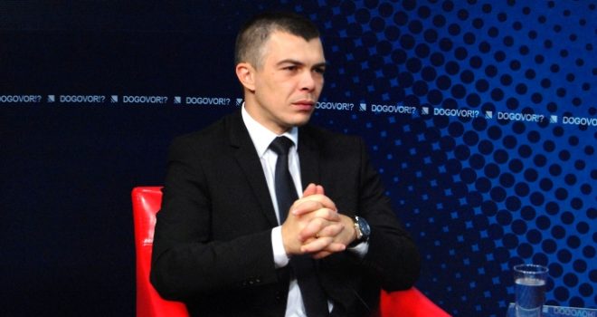 Qeveria e Mustafës e pafuqishme përball Listës së Jabllanoviqit