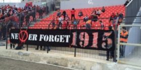 Armenët në “Elbasan Arena”: Mos harroni 1915-ën