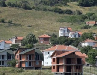 Punëtori i lënduar: Do të shkoj sërish në veri për ndërtimin e shtëpive të shqiptarëve