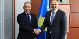 Hoxhaj takon ambasadorin izraelit, në agjendë thelimi i bashkëpunimit