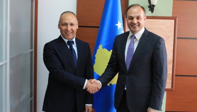 Hoxhaj takon ambasadorin izraelit, në agjendë thelimi i bashkëpunimit