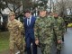Komandanti i KFOR-it në Kosovë “selam” ushtarakëve serbë