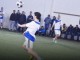 Skandaloze: Futbollisti futet në fushë me pistoletë