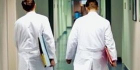 Protestojne mantelbardhët e veriut