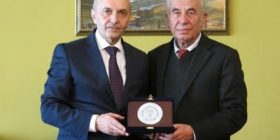 Mustafa nderohet me Medaljen “Nderi i Akademisë” nga ASHSH