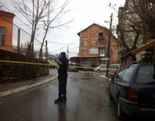 Dorasit e vrasjes së trefishtë, ende në arrati