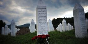 Serbia arreston 7 persona, përgjegjës për masakrën e Srebrenicës