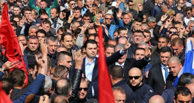 Basha në Korçë: Rama- Meta trajtojnë shumicën si të njerkës dhe pak si të nënës