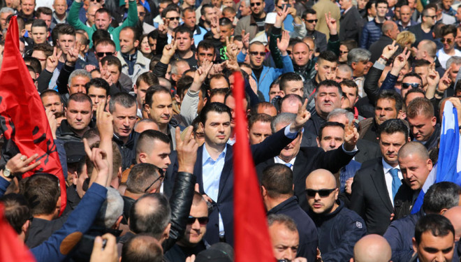 Basha në Korçë: Rama- Meta trajtojnë shumicën si të njerkës dhe pak si të nënës