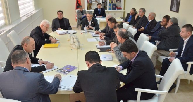 Digjitalizohet administrata e Komunës së Gjilanit edhe për vajtje-ardhjet e punëtorëve