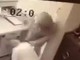 Kështu i reziston punëtorja grabitjes së postës në Gjilan (VIDEO)