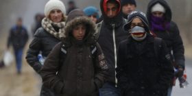 NYT: Kosovarët që dje luftuan për tokën e tyre, sot po ikin prej saj