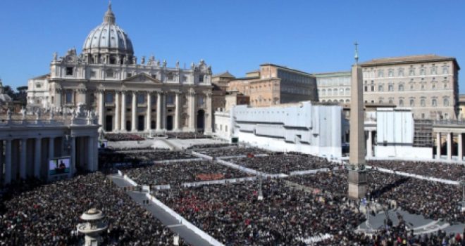 Vatikani: ISIS do të ndalet me dhunë