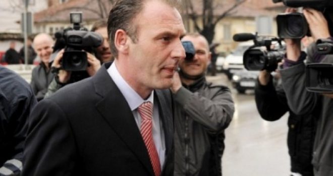 Limaj: Nese vazhdon me heshtë drejtësia unë s’do heshti. Protestat janë kundër bandave!