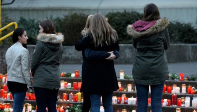 5 shkaqet që mund të kenë shkaktuar tragjedinë në Francë