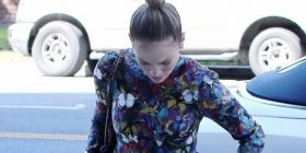 Jennifer Lopez tregon këmbët e saj seksi (Foto)