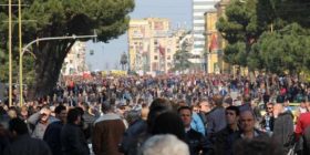 Përfundon protesta e opozitës në Shqipëri