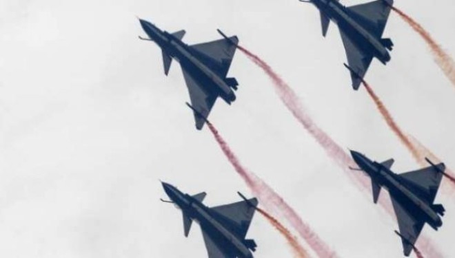 Kina dërgon avionët luftarakë në kufirin me Mianmarin