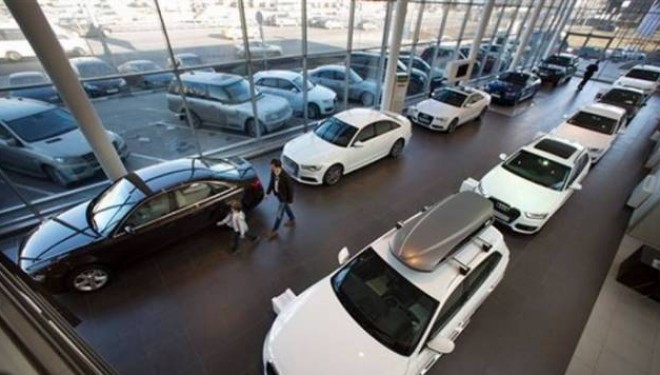 Qeveria ruse mbështet tregun e automobilave me 400 milionë euro