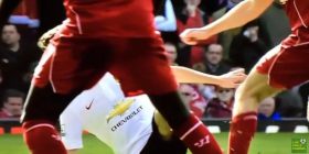 E turpshme: Gerrard skuqet pas 1 minute lojë (Video)