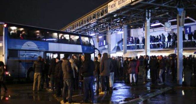 2016 rrezik për valë të reja ikjesh drejt BE-së (Video)