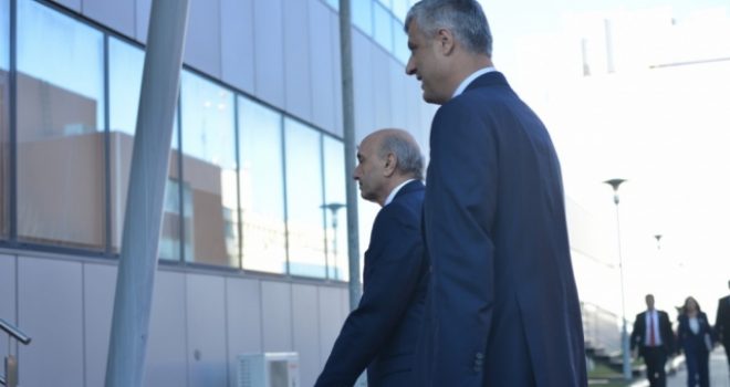 Konstatohet se Kosova i ka dy Kryeministra