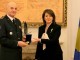 Jahjaga dekoron Kastratin me “Urdhërinë e Pavarësisë”, për kontributin në FSK