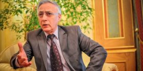 Jakup Krasniqi fajëson Mustafën dhe Thaçin për shtatoren e Car Llazarit