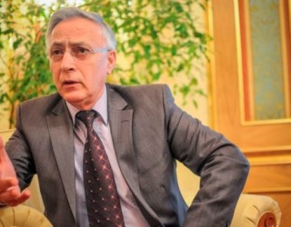 Krasniqi: Thaçi mund ta shikoj ndeshjen edhe në TV, por na kurseni nga fjalët e mëdha para kamerave