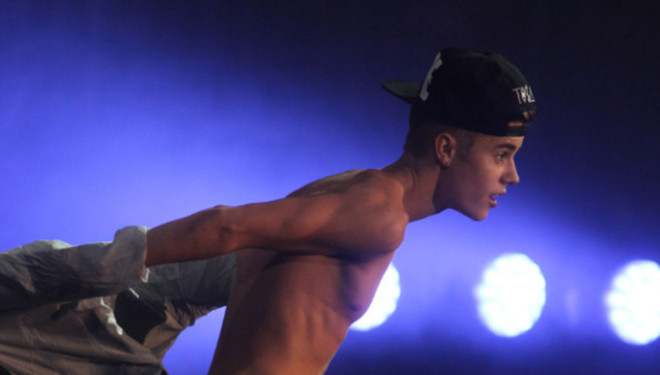 Bieber ankohet për jetën si VIP (Foto)