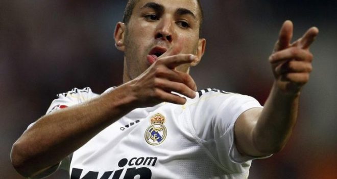 Benzema “ngrin” Arsenalin, Wenger dorëzohet