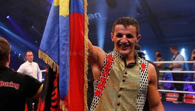 Skandal: Bastet e bëjnë serb Krasniqin! (FOTO)