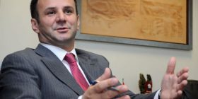 Kuçi ia përqesh Këshillin Antikorrupsion Presidentes, thotë është bërë OJQ