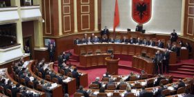 Prokuroria kërkon arrestimin e deputetëve Doshi dhe Frroku