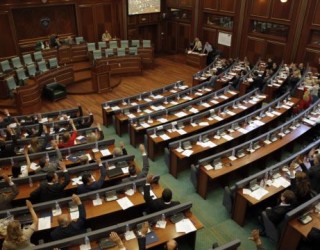 Ndërpritet seanca deri në orën 15