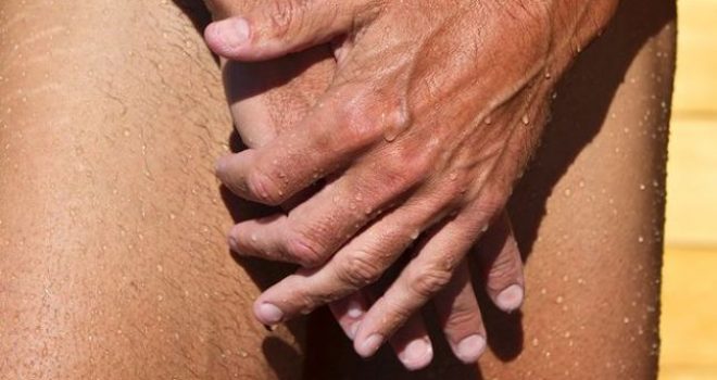 Festa e burrave me penisë të vegjël